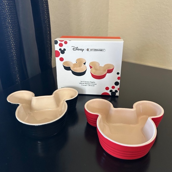 Disney Le Creuset (Set of 2 Stoneware Ramekins. NWT